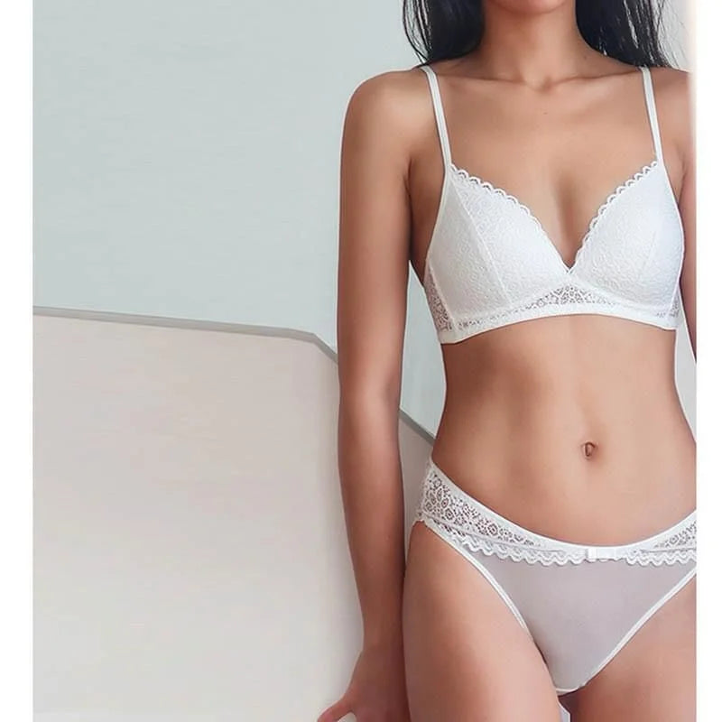 Cute Lace Flower Embroidred Back Closure Adjustable Straps Bra & Panty Set